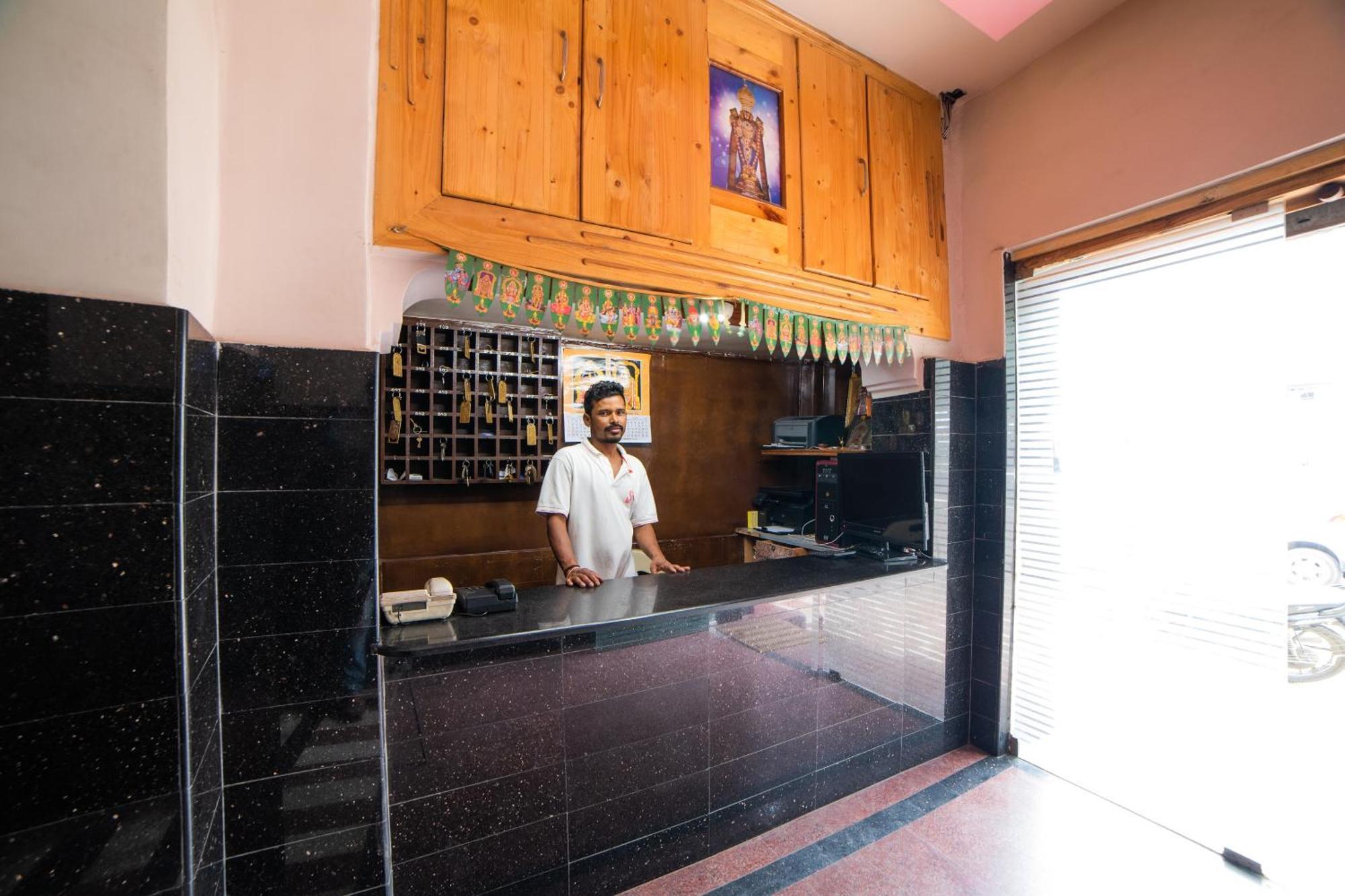 Hotel O Sree Radha Lodge Near Snow World Secundurabad Eksteriør bilde